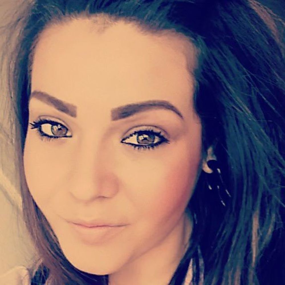 Meet your Posher, Ana